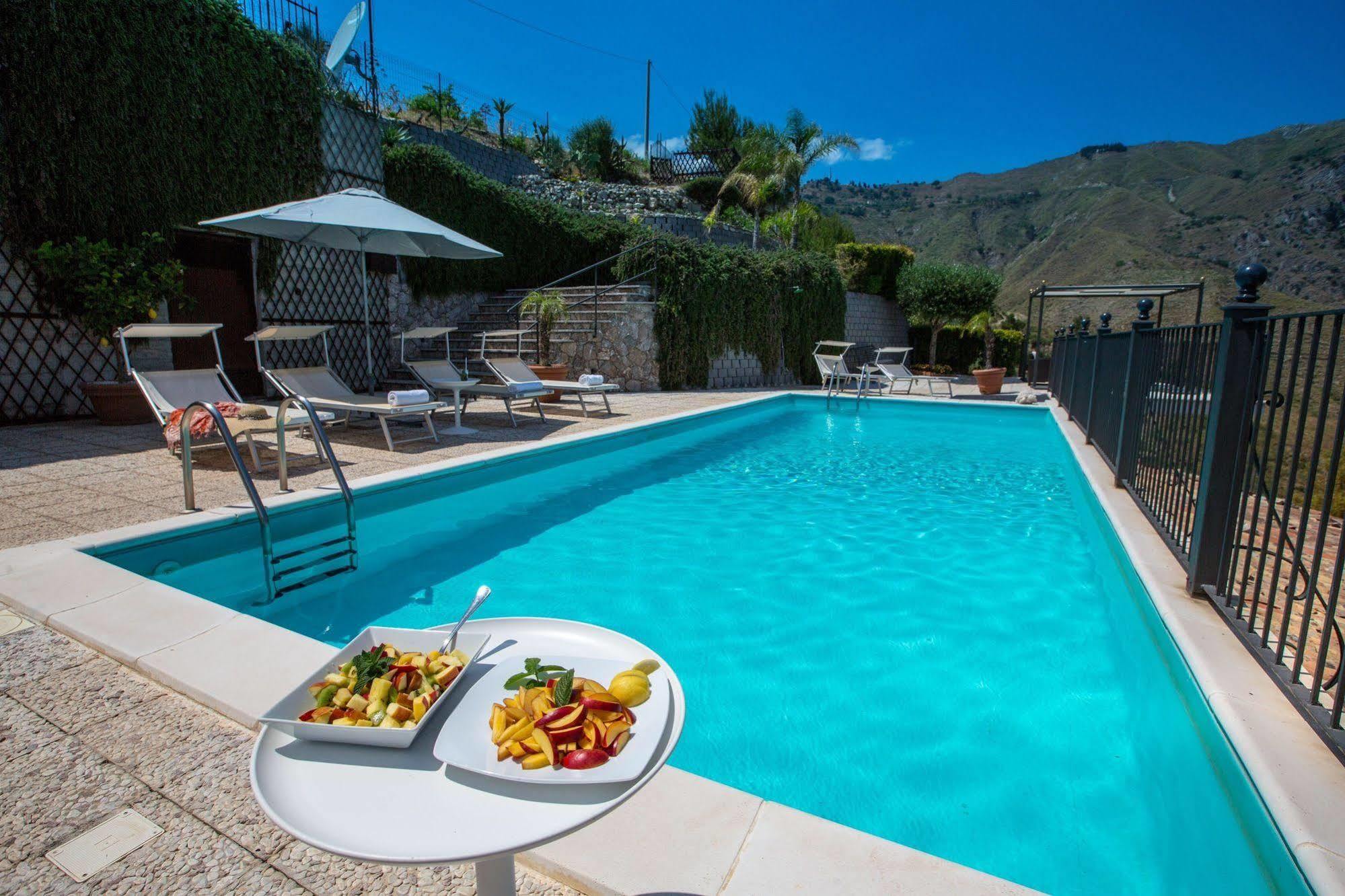 Il Casale Di Caterina Hotel Таормина Екстериор снимка