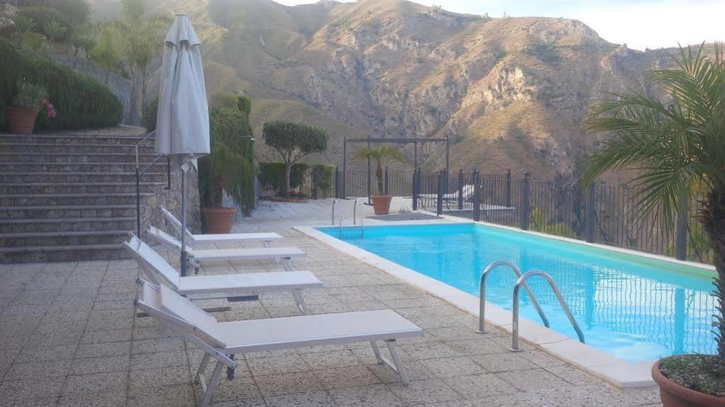 Il Casale Di Caterina Hotel Таормина Екстериор снимка